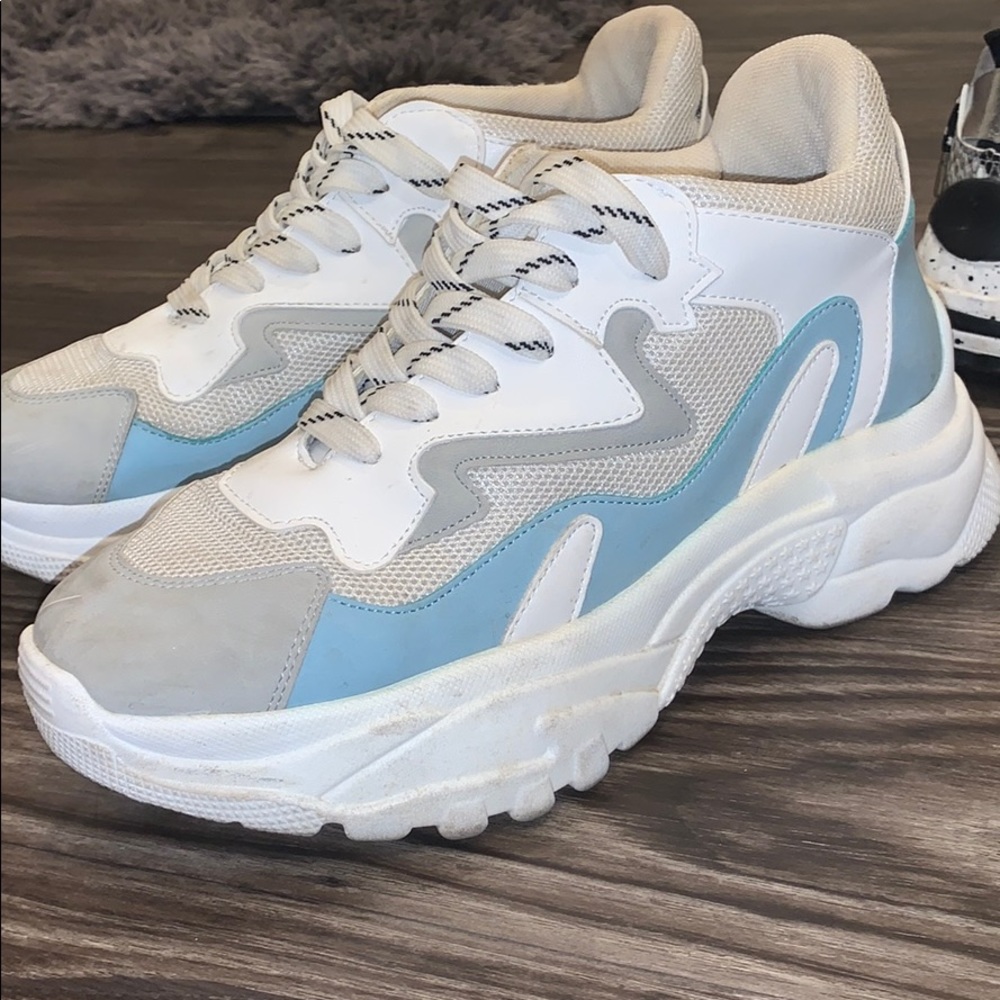 Tennis Shoes